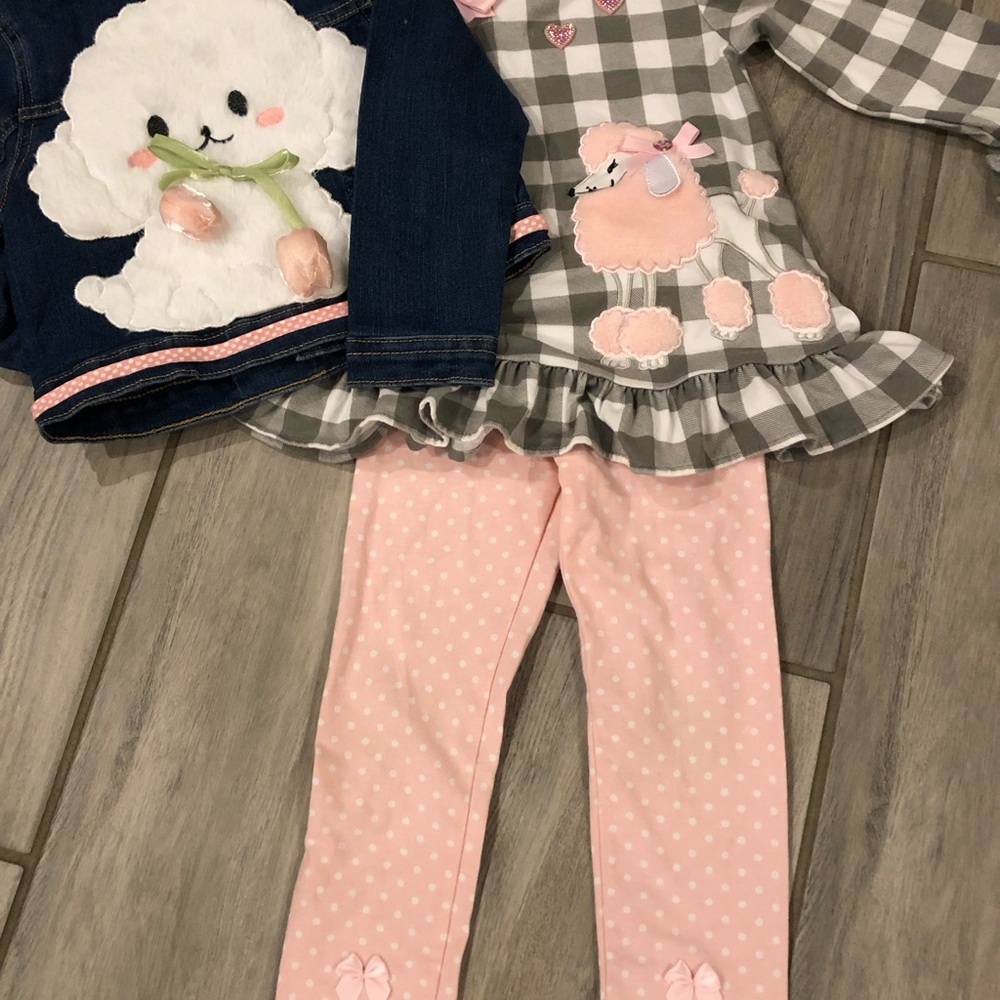 Adorable Poodle Outfit with Pink Polka Dot Leggings
